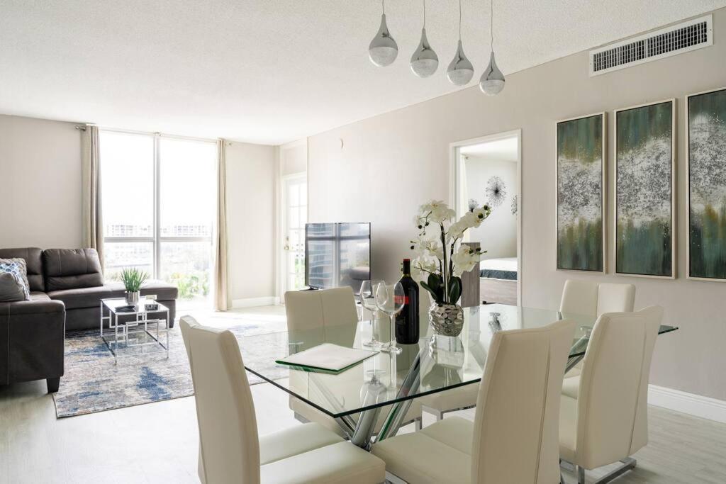 Luxury Stylish Oceanfront 2 Bedroom 2 Bathroom In Hollywood Fl Exterior photo