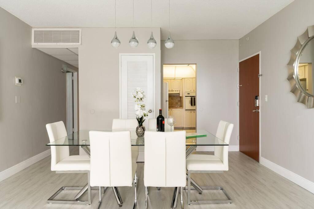 Luxury Stylish Oceanfront 2 Bedroom 2 Bathroom In Hollywood Fl Exterior photo