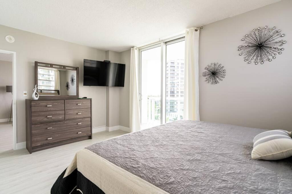 Luxury Stylish Oceanfront 2 Bedroom 2 Bathroom In Hollywood Fl Exterior photo