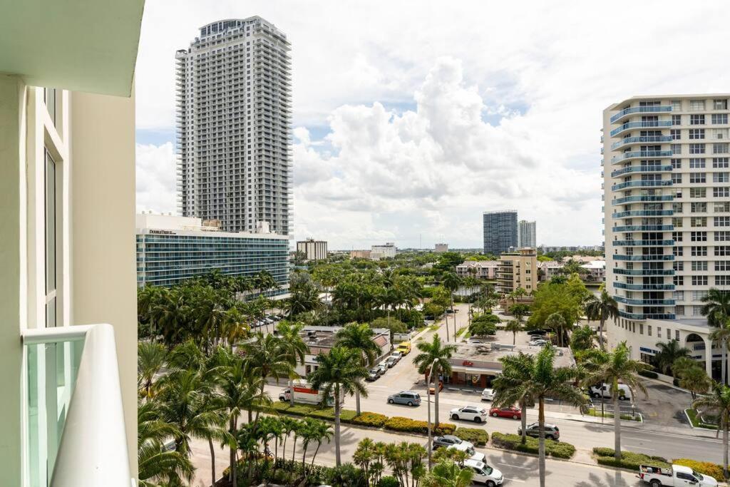 Luxury Stylish Oceanfront 2 Bedroom 2 Bathroom In Hollywood Fl Exterior photo