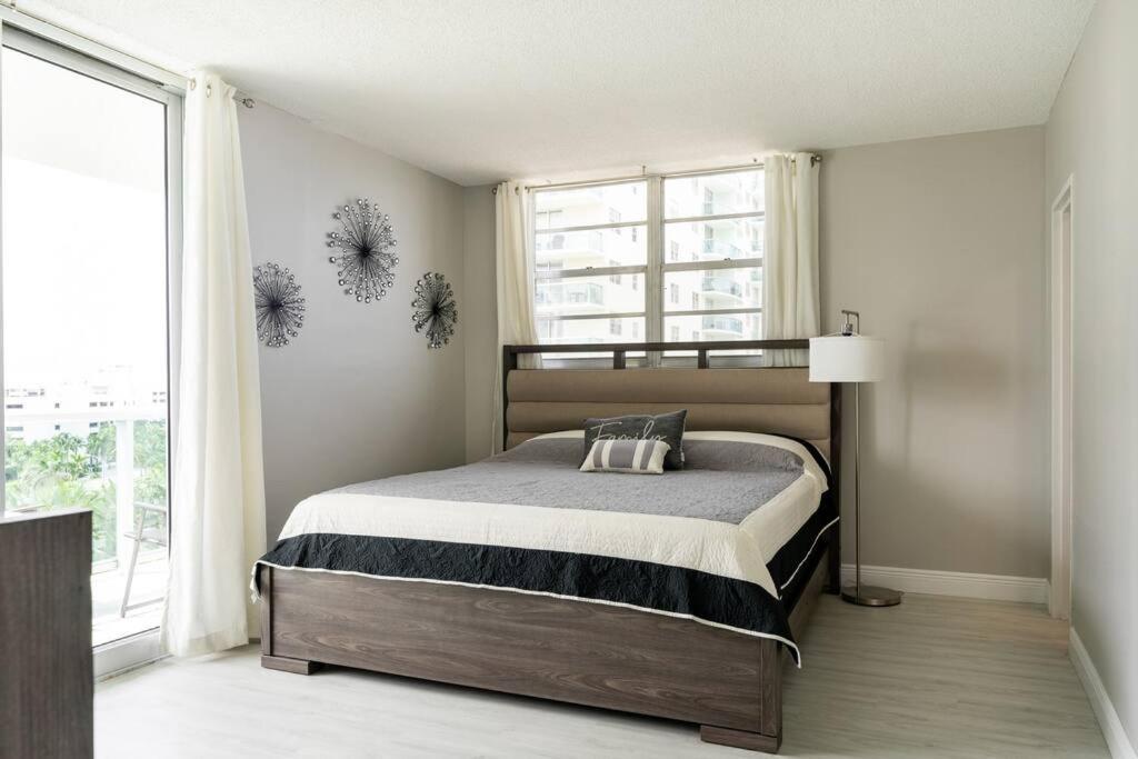Luxury Stylish Oceanfront 2 Bedroom 2 Bathroom In Hollywood Fl Exterior photo